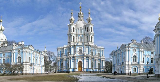 2 Pagina SINT PETERSBURG Sint Petersburg, dat voor 1991 nog Leningrad heette, is ongetwijfeld de meest Europese stad van Rusland.