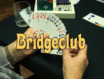 We spelen serieus, niet fanatiek vooral gezellig is het dan. Ga ook mee spelen!!! Paul Holtermans Bridgeclub De bridgeclub telt eind van het jaar102 leden.