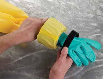 Het Lakeland Push-Lock verbindingssysteem voor handschoenen biedt een veilig alternatief voor het gebruik van de traditionele methode van kleeftape om de handschoen af te dichten op de mouwen van het