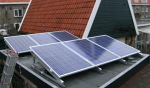 IBC Solar levert Zon&Co plat dak systemen waarbij een portrait montage mogelijk wordt. In portrait opstelling kan er vaak meer op het platte dak worden geplaatst.