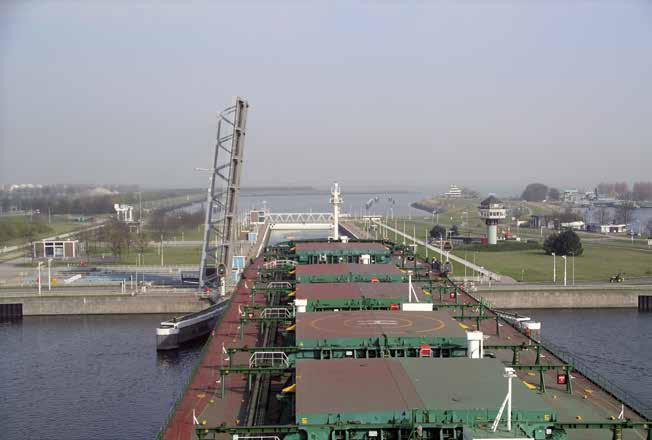 Het inzetten van schepen voor opdrachten binnen de overheidsniche. Het veilig en vlot loodsen en beloodsen van de scheepvaart tegen een maatschappelijk aanvaardbare prijs.