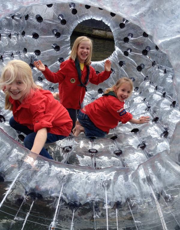 Schiedamse scoutingdag Dit jaar hebben de Bevers, Welpen en de Kabouters weer mee gedaan met de Schiedamse Scoutingdag op 12 april. De dag werd geopend door de burgemeester van Schiedam.