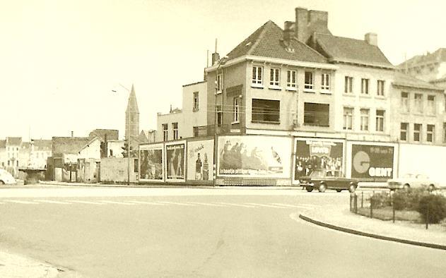 En de Nieuwbrug uit 1855 die ouderen nog zich zouden moeten herinneren. Het ontstaan van de Nieuwbrug is reeds melding gemaakt in de 12 de eeuw.