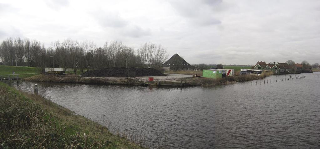 De opdrachtgever wenst het eiland in tweeën te splitsen: dus een oostelijk en een westelijk eiland.