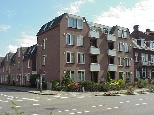 Complex 9 Roermond Laurentiusplein 107-109, 207, 209, 307-309, 17 11-15, 19-23, 101-105, 111-115, 201-205,