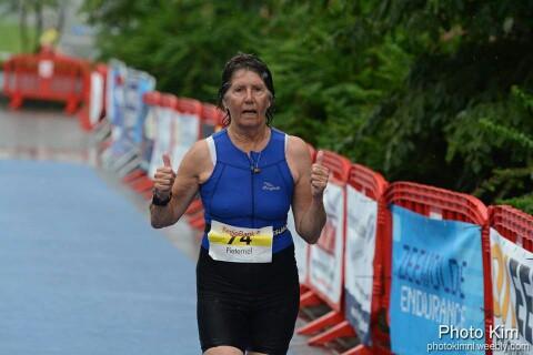 LANGENDIJK 15-06-2016 Joop Menke Chris Vermeulen zwemmen 500m 0.09.29 0.13.55 fietsen 20km + 0.29.41 0.34.19 lopen 5km 0.26.53 0.24.00 totaaltijd zwemmen 1000m 0.18.36 0.25.11 fietsen 40km 1.22.09 1.