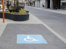 fietsstraten, parkeerplaatsen voor mindervaliden aan te duiden.