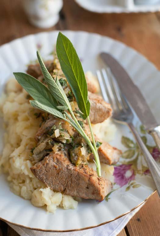 VARKENSHAAS MET SALIE-TIJM SAUS VOOR 4 PERSONEN Serveer het met een simpele knolselderpurree en ervaar het gevoel van uit eten gaan, maar dan gewoon thuis.