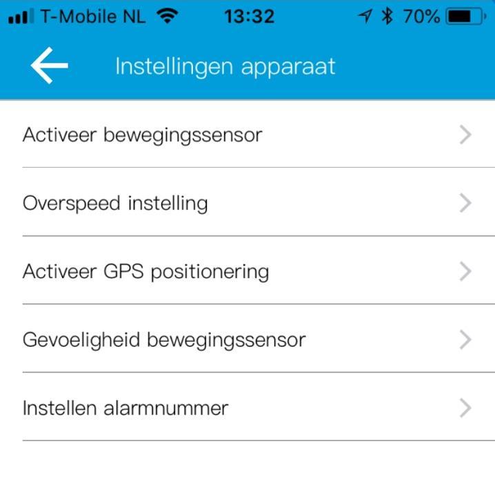 Via de ptie Instellingen apparaat km je in het functiemenu van het hrlge. In dit menu kun je de alarmeringsfuncties van de GPS tracker activeren en instellen.