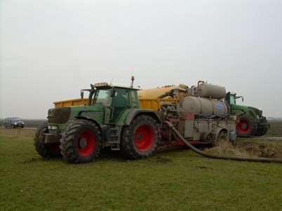 Producten Mest strooien/injecteren Grondwerk Strandreinigen Riooltechniek Straat- en groenonderhoud Levering van: Alle soorten van vaste en vloeibare meststoffen, compost, en diverse soorten kalk.