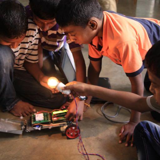 Foto Dwengo-project Udavi in India, kinderen bouwden hun