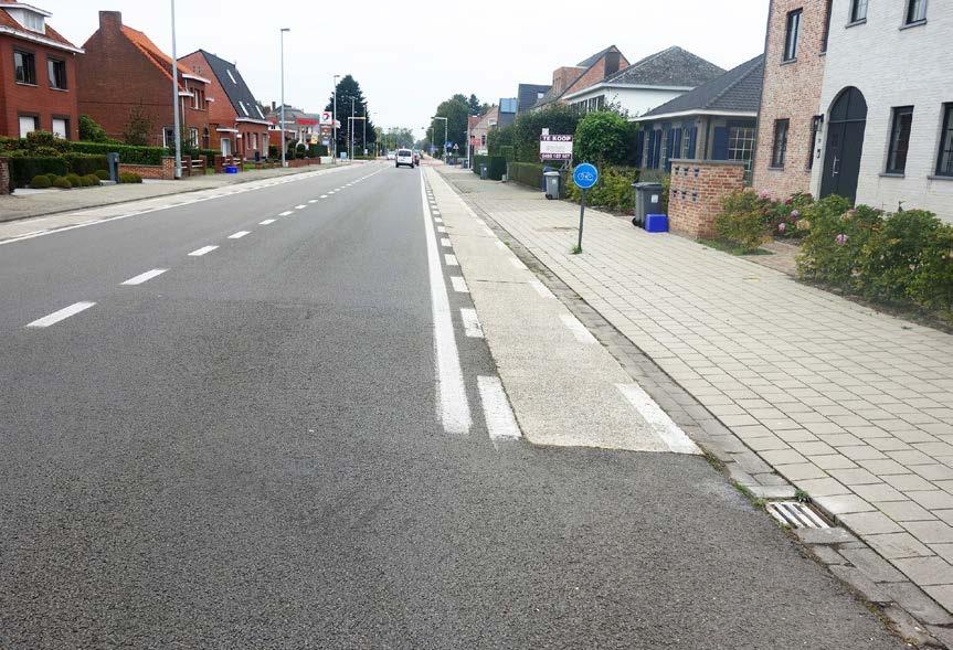 - Zie je de auto bewegen? - Hoor je de motor? OEFENING Laat de leerlingen opsommen waaraan je kunt zien of een auto misschien gaat vertrekken.