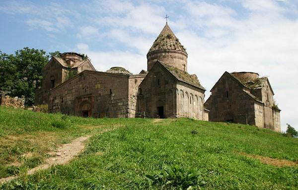 Unescomonument. Het kloostercomplex omvat verschillende gebouwen, zoals de kleine kerkjes van St.