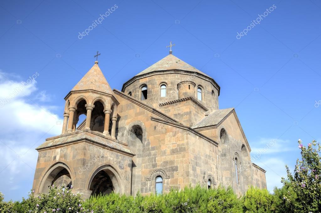10.15u: Echmiadzin,(4km) heilige zetel van de Armeense kerk.