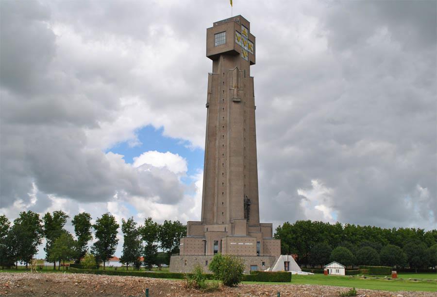 6 2.2. Busuitstap Diksmuide Voor de 2 de maal gaan we met het dienstencentrum op uitstap.