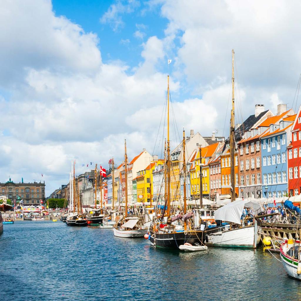 DENMARK EXPERIENCE De naam Kopenhagen betekent Koopmanshaven. De Deense hoofdstad is echter tegenwoordig geen havenstad maar voornamelijk een dienstenstad.