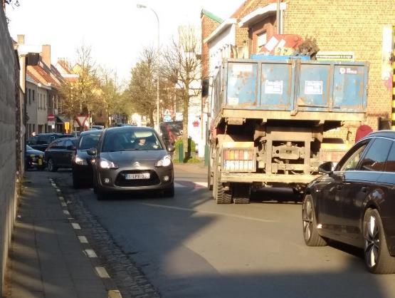 5 Minder doorgaand verkeer Doorgaand verkeer ontmoedigen Meer politiecontrole