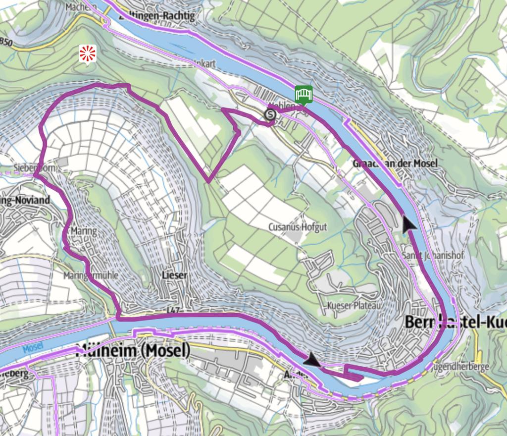 Kenmerken over deze tocht: Rondtocht Zwaarte: Middel Lengte: 18,8 kilometer Duur: 2 uur Hoogteverschil ca 228 meter Routebeschrijving: De tocht begint in Kues aan de Moezelfietspad langs de Moezel