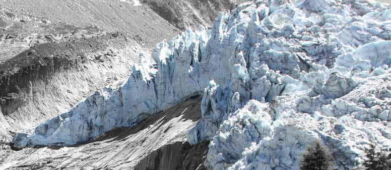 Lognan (1.970 m). Van daar is het 40 minuten lopen naar het uitzichtpunt over de prachtige gletsjer van Argentière. Vervolgens loopt u richting de Aiguille des Grands Montets (3.