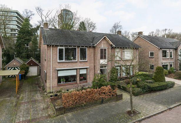 Omschrijving Staringlaan 54, 7314 LS APELDOORN Rustig aan de Westkant van Apeldoorn gelegen voormalig 2-kamerappartement (voorheen 3- kamer) met eigen tuin en garage.