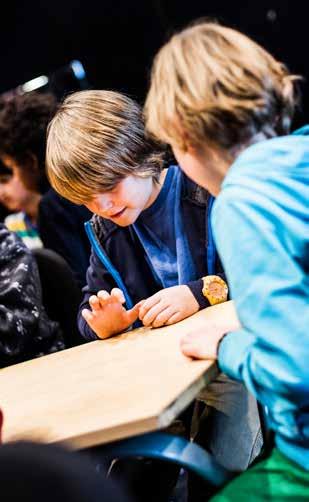 LAGER ONDERWIJS (VIERDE, VIJFDE EN ZESDE LEERJAAR) AANBOD VOOR KINDEREN, JONGEREN EN FAMILIES IN DE VRIJE TIJD Concertgebouw Brugge heeft naast verschillende educatieve projecten voor het onderwijs