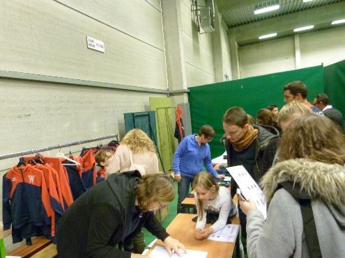 Na de wedstrijd was er nog tijd voor een foto- en signeersessie met de spelers van Roeselare.