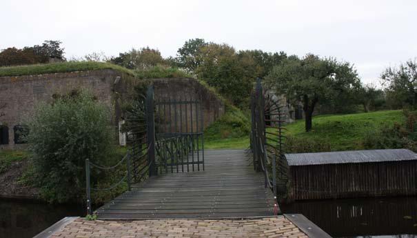 In de fortenvisie van Natuurmonumenten (Noord-Holland en Utrecht) wordt de ambitie uitgesproken om voor al haar forten historisch verantwoorde beplantingsplannen op te stellen.
