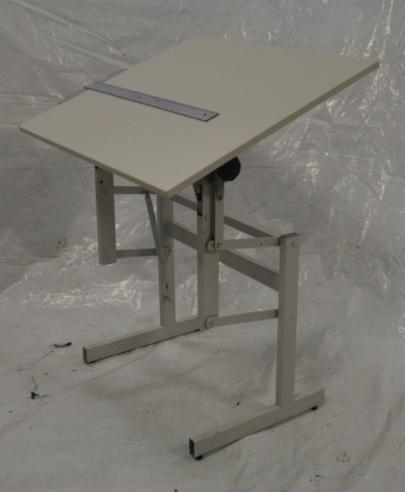 model 309 (gebruikt) Verstelbare tafel met 1 hendel en veercompensatie.