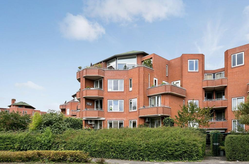 Tankenberg 120 2905 RB Capelle aan den Inleiding IJssel Bent u op zoek naar een zó te betrekken appartement In een keurig onderhouden en uitnodigend complex?