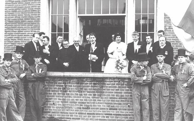 Alle in het boek gebruikte foto s zijn op een videoscherm te zien. Na de presentatie kunnen de voorinschrijvers hun boek afhalen. Gedurende de avond is het jubileumboek verkrijgbaar voor 27,50.