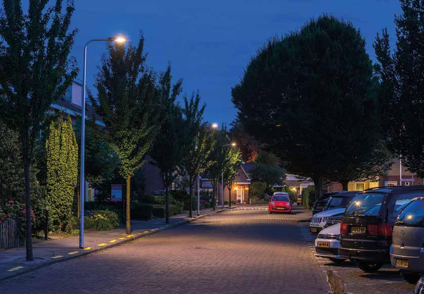 FUNCTIONEEL COMPLEET ZONDER OPTIMALE LICHTBELEVING Besparen en een optimale lichtbeleving gaan perfect samen met Lightronics Remotion Plus.