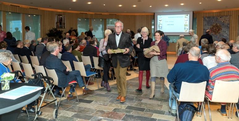 Cultuureducatie en dienstverlening Om de drempel voor het gebruik van de rijke collectie van het RHC te verlagen en de lokale en regionale cultuurhistorie door zoveel mogelijk mensen te laten