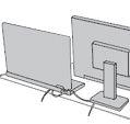 Bescherm uzelf goed tegen de warmte die door de netvoedingsadapter wordt gegenereerd. Als de computer via de netvoedingsadapter is aangesloten op het stopcontact, wordt de adapter warm.