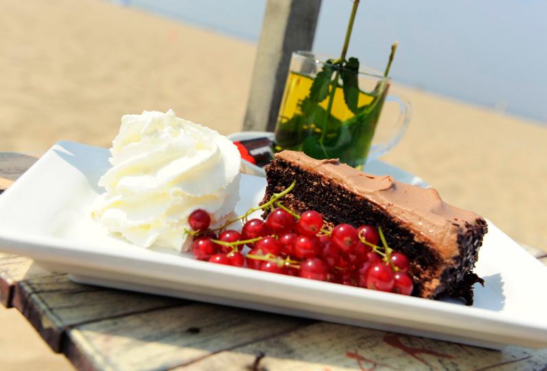 Dessertbuffet 8,50 Bovenstaande desserts zijn in verschillende combinaties te bestellen in groepsverband Solbeach Verrassingsmenu Voor de culinaire lekkerbekken serveren wij een 2 of 3-gangen suprise