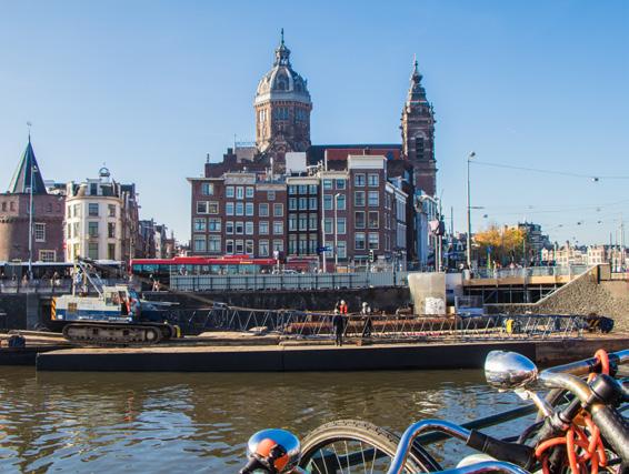 Amsterdam Metropolitan Port Bevoorrading van bouwplaatsen over het water In 2030 is de Amsterdamse havenregio meer dan een overslagpunt.