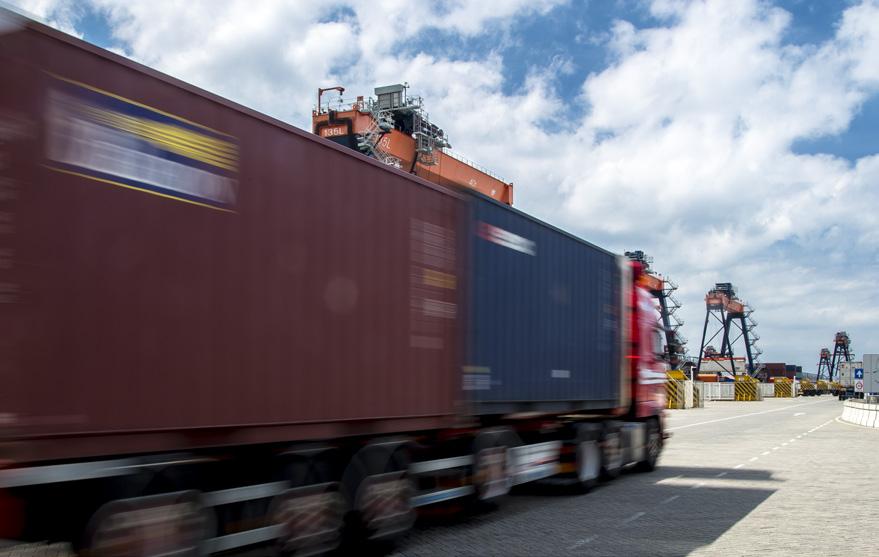 VOORWOORD In opdracht van de directie van Europe Container Terminals B.V. (ECT) is het bedrijfsverkeersreglement (BVR) opgesteld.