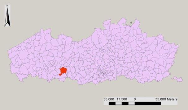 3 SITUERING De site situeert zich in het noordoostelijk deel van de gemeente Mater, deelgemeente van de stad Oudenaarde, juist aan de grens met de gemeente Sint-Denijs-Boekel, deelgemeente van Zwalm