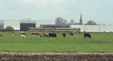 Station Westergouwe Het station heeft ook potentie als P+R station richting Rotterdam, omdat de regionale hoofdwegen naar Rotterdam hier aansluiten op de A20.