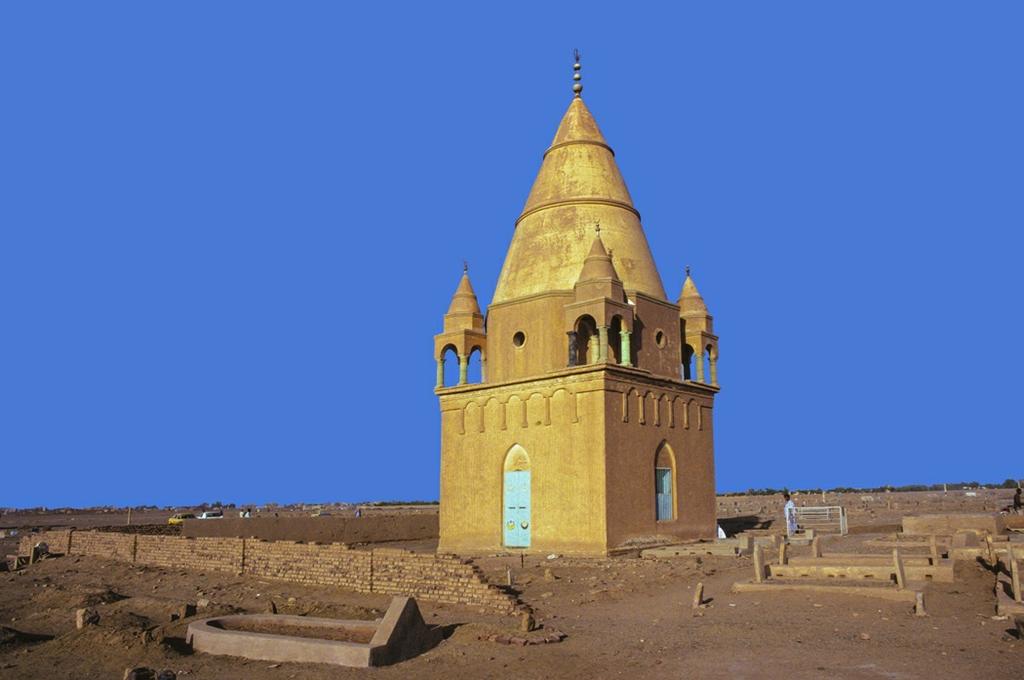 Afrika en het Middellandse Zeegebied. De zogenaamde Romeinse kiosk is een ratjetoe aan bouwstijlen: hier komen Egyptische, Griekse en Nubische elementen allemaal samen.