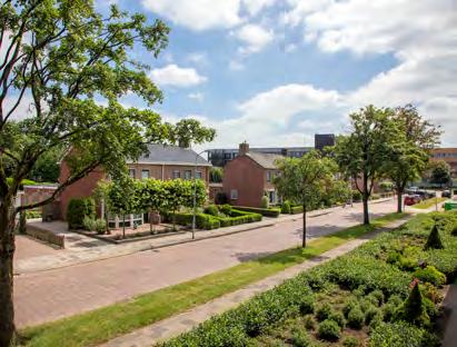 Het is een energiezuinig, modern complex met een grote ontmoetingsruimte op de begane grond en een