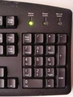 Het toetsenbord In deze opdracht leer je hoe je meer over de verschillende knoppen op je toetsenbord. Het rechtse deel van het toetsenbord bevat alle nummers.