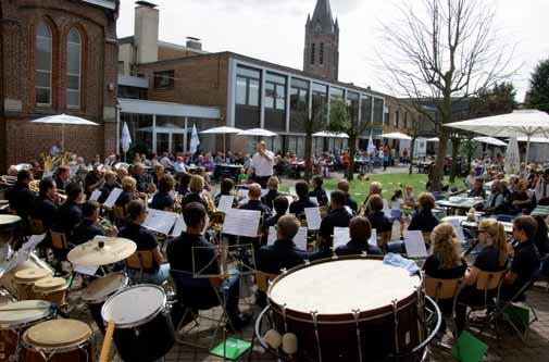 Hamtamtam 31.08.14 doen. Beachfest VR 20.06.14. 14 uur - 20 uur Evenemententerren Spkkerelle Op vrjdag 20 jun 2014 endgen de examens voor alle jongeren van het secundar onderwjs.