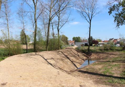 In deze zone werden de definitieve afwateringsgrachten gerealiseerd. loopdijk werd op de kruin het jaagpad aangelegd.