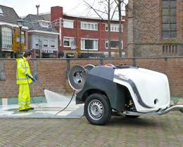 het hoofdrioolstelsel Ook geschikt voor gevel-, oppervlakte- en drainagereiniging en verwijderen van lichte graffiti 150 bar / 60 liter