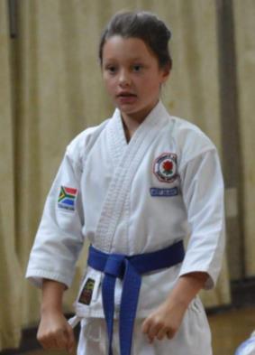 AKTIWITEITE BUITE SKOOLVERBAND SPORT KARATE Lienka Jordaan het Saterdag 10 Maart aan die Oos-Gauteng kamioenskap