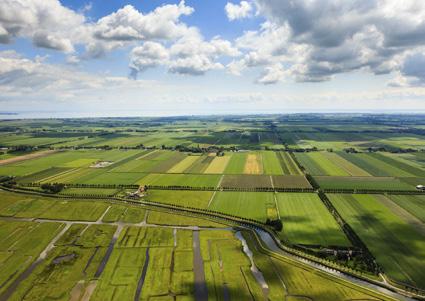 5 Invalshoek handreiking De handreiking bevat een tijdlijn Nederland Kavelland die in een aantal stappen laat zien hoe de landbouw ons landschap gevormd heeft en dat het landschap continu verandert.