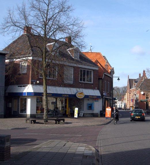 Zuidoostelijke entree In de visie van 2000 is weinig aandacht besteed aan het gebied direct ten zuidoosten van de Markt, te weten de omgeving Mattelierstraat, Europlein, Lievelderstraat.