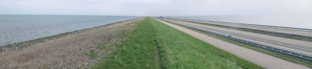 16 Masterplan Beeldkwaliteit Afsluitdijk Hoofdstuk 2 2.1.1 Dijkprofiel Het dijkprofiel van de Afsluitdijk is ongeveer 90 meter breed.