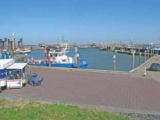 62 Masterplan Beeldkwaliteit Afsluitdijk Hoofdstuk 3 De Zuiderhaven heeft op dit moment geen sterke ruimtelijke identiteit; het lijkt een restruimte te zijn tussen Wieringen, de schutsluizen en de