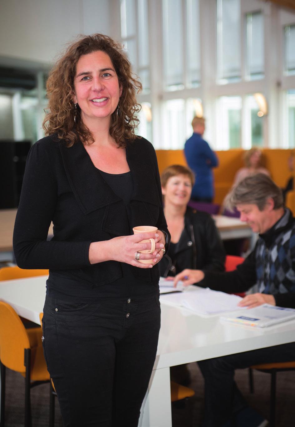 Sociaal Plan/mobiliteit Door: Melanieke Steenman, mobiliteitsadviseur Op 1 januari 2016 is Gooise Meren werkt! van start gegaan. Gooise Meren Werkt!